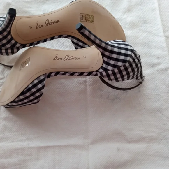 Sam Edelman open toe shoes with heels. Black and white checkered pattern - Picture 2 of 4